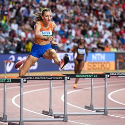 Titelfavoritin Femke Bol ueberzeugt im Weltcup Finale ueber 400 Meter Huerden