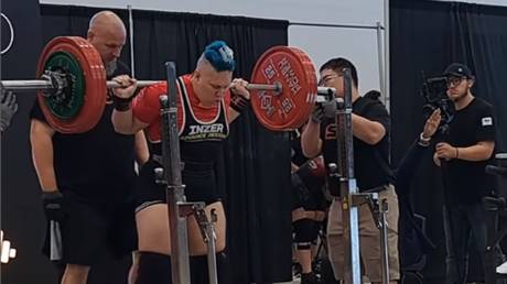 Trans Powerlifterin stellt inoffiziellen Frauen Weltrekord auf – World