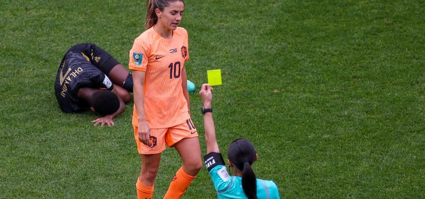 Van de Donk verpasst Viertelfinale gegen Spanien wegen Sperre „Musste