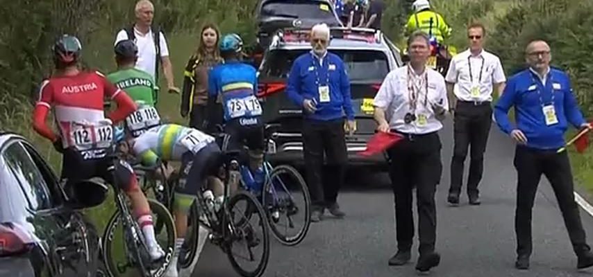 Van der Poel ging waehrend der WM Strassenrennen Pause ins Haus „Danke