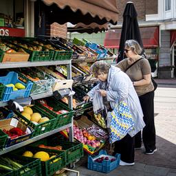 Warum erhoeht die EZB die Zinsen bei hoher Inflation