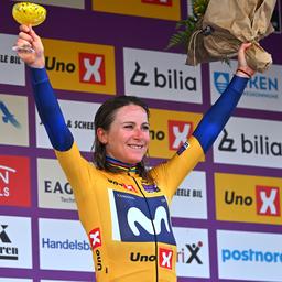 Waving Van Vleuten gewinnt dank starkem Zeitfahren das Trikot des