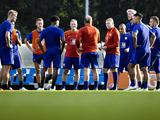 Oranje traint met volledige selectie voor belangrijk duel met Griekenland