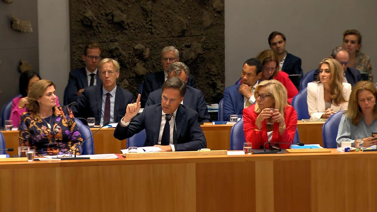 Beeld uit video: DENK valt Yesilgöz aan, Rutte reageert fel