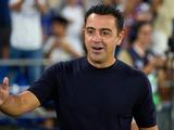 Clubicoon Xavi tekent bij en is ook volgend seizoen trainer van FC Barcelona