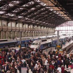 Auch Frankreich fuehrt ein guenstiges Bahn Abo ein Wirtschaft