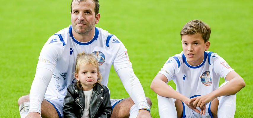 Damian van der Vaart 17 folgt seinem Vater und unterschreibt