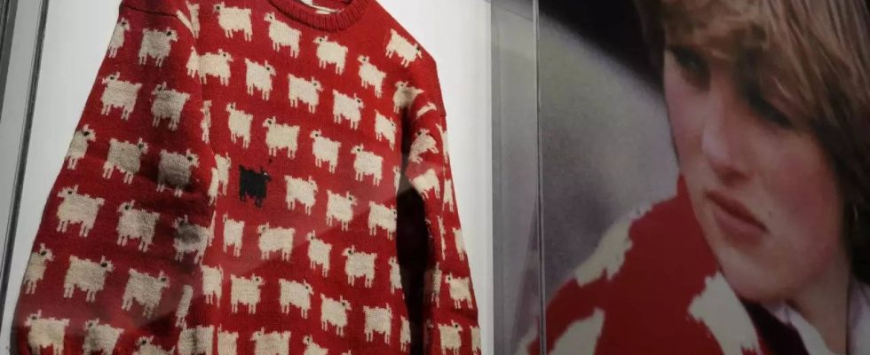 Der „Black Sheep Pullover von Prinzessin Diana wird fuer 11 Millionen