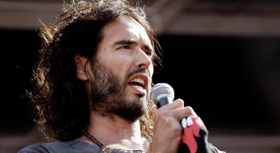 Die YouTube Monetarisierung von Russell Brand wurde wegen Koerperverletzungsvorwuerfen ausgesetzt