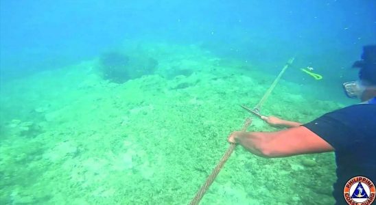 Entfernte chinesische Barriere an der Untiefe im Suedchinesischen Meer Manila