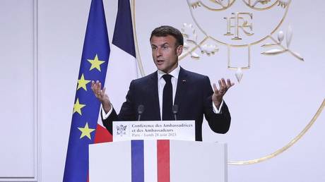 Macron bezeichnet die Amtszeitbeschraenkung des franzoesischen Praesidenten als „Bullst –