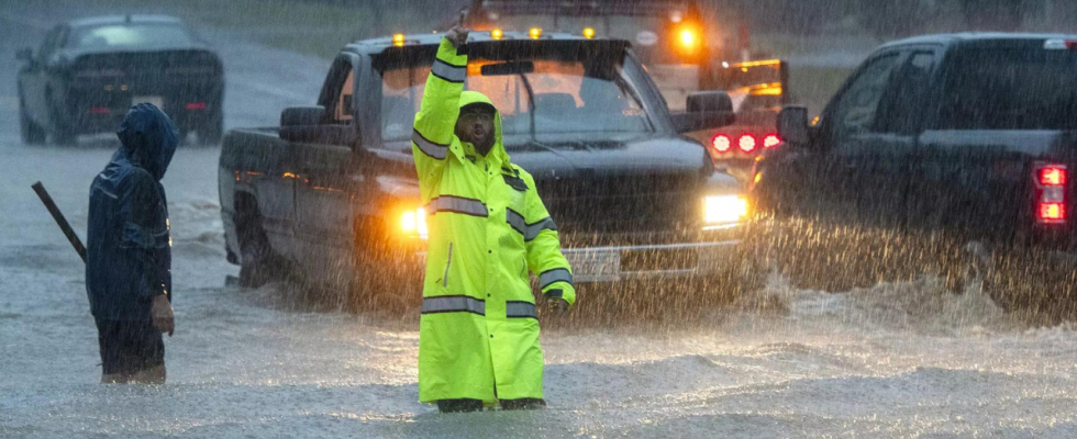 Massachusetts Starker Regen fuehrt in Teilen von Massachusetts und Rhode