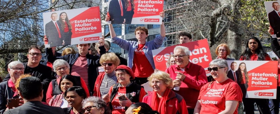 Neuseeland Der neuseelaendische Wahlkampf wird intensiviert wobei die Lebenshaltungskosten im