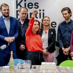 Ouwehand fuehlt sich unterstuetzt und moechte widerwillig Vorstandsmitglied des PvdD Parteichefs