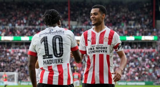 PSV macht dank der Transfers Gakpo und Madueke mehr als