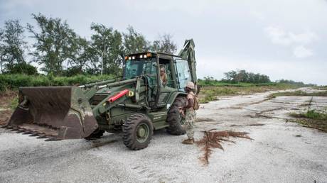 Pentagon raeumt Dschungel fuer neuen Stuetzpunkt in der Naehe von