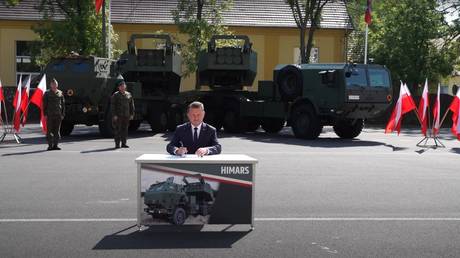 Polen unterzeichnet Vertrag ueber fast 500 HIMARS Traegerraketen – World