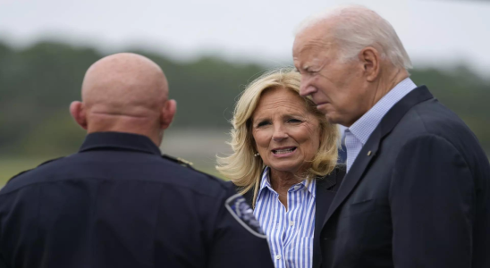 Praesident Biden Biden ueberwacht die Folgen des Hurrikans vom Himmel