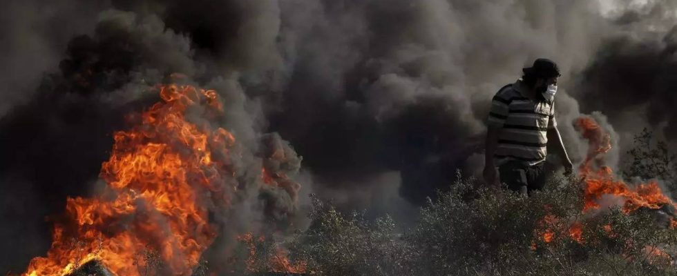 Proteste Israel greift Gaza an nachdem Palaestinenser im belagerten Streifen