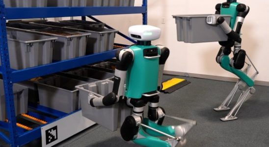 RoboFab ist bereit 10000 humanoide Roboter pro Jahr zu bauen