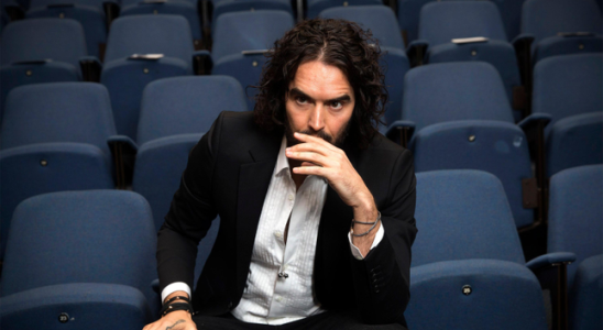 Russell Brand kehrt mit bizarrem Video in die sozialen Medien