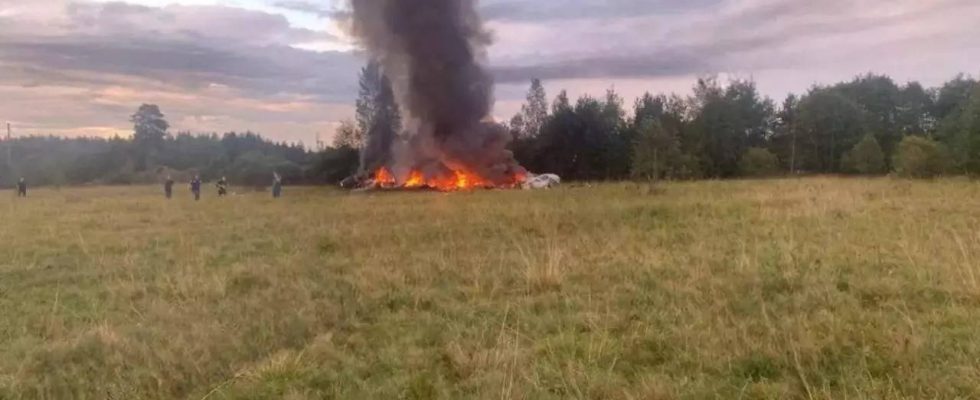 Sao Paulo Bei einem Flugzeugabsturz im brasilianischen Amazonasstaat sind 14