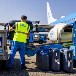 Schiphol und die Gepaeckabfertiger ergreifen Massnahmen um die Belastung durch