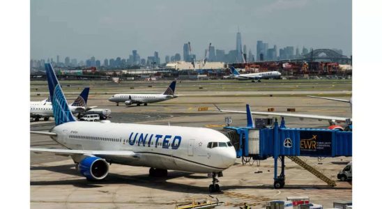 Softwarefehler United Airlines stoppt Fluege wegen Softwareproblemen fuer eine Stunde