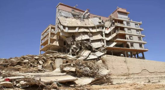 Ueberschwemmung in Libyen Libysche Stadt begraebt nach Ueberschwemmung Tausende in