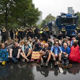 Veilig Thuis ist mit Polizeiberichten ueber Kinder auf der A12