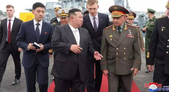 Vereinigte Staaten Nordkoreas Kim Jong un besucht Universitaet in Wladiwostok waehrend