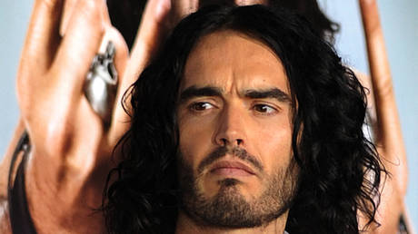 Vergewaltigungsvorwuerfe gegen Russell Brand sind die Rueckkehr des politischen Zombies