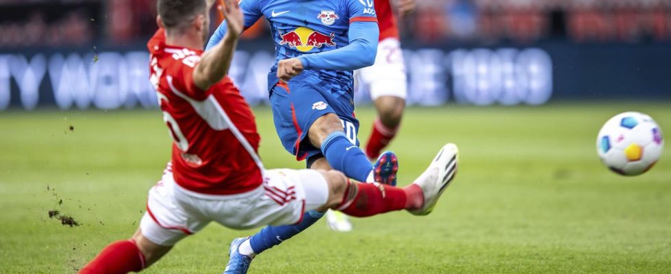 Xavi Simons uebernimmt erneut die Fuehrungsrolle beim Sieg von RB