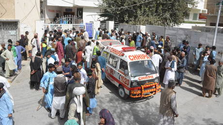 Zahl der Todesopfer bei „Selbstmordattentat auf Moschee in Pakistan uebersteigt