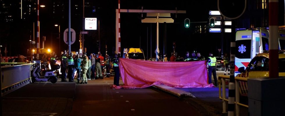 Zwei Tote bei Unfall am Bahnhof Rotterdam Blaak Fahrer fuhr