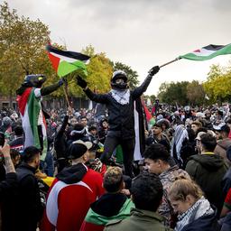 15000 Teilnehmer pro palaestinensischer Marsch in Amsterdam drei Festnahmen Inlaendisch