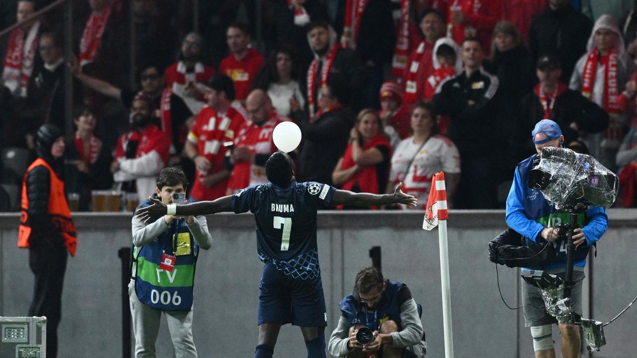 Beeld uit video: Oud-PSV'er Bruma maakt wereldgoal voor Braga