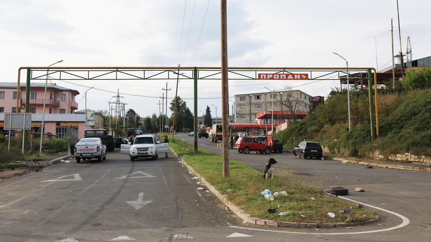 1696366249 940 Stepanakert ist eine Geisterstadt nachdem Bewohner aus Berg Karabach geflohen sind