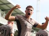 Van de Ven helpt tiental Spurs met eerste goal langs promovendus Luton Town