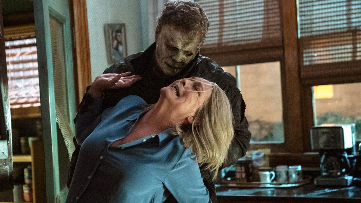 Michael Myers ist die Verkörperung des reinen Bösen.  Zwischen 2018 und 2022 nahm dieses Übel eine ganz bestimmte Form an.  David Gordon Greens Halloween-Trilogie bietet ein Porträt von Amerika, das von einem wiederauflebenden Faschismus heimgesucht wird.