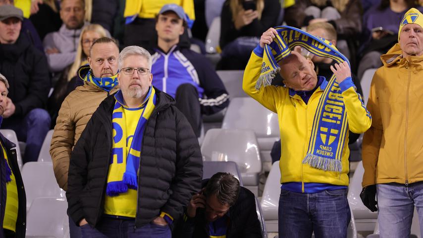 1697495650 125 Fussballfans bleiben nach Anschlag in Bruessel stundenlang im Stadion