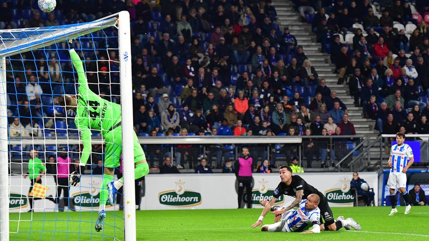 1698527933 139 Heerenveen gewinnt endlich wieder und verschafft Van Wonderen etwas Luft