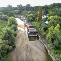 3 Meter Wasser kommen an Wasserstand steigt schnell an