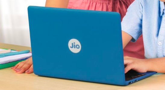 Amazon JioBook ist waehrend eines begrenzten festlichen Angebots bei Amazon