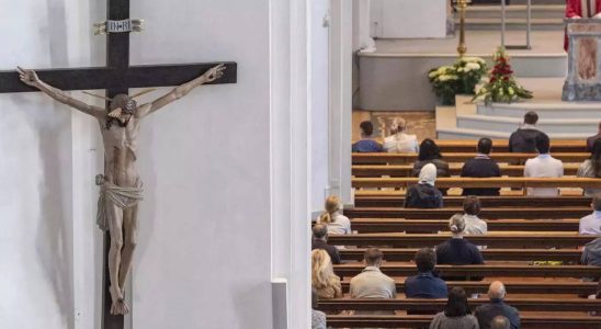 Anchorages aeltestes Gebaeude eine russisch orthodoxe Kirche erhaelt durch Restaurierungsprojekt neues