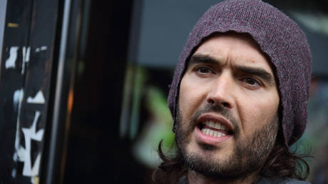 Britische Polizei untersucht neue Vorwuerfe gegen Russell Brand – Medien