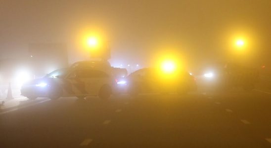 Dichter Nebel sorgt fuer Unfaelle auf der A4 und kilometerlange