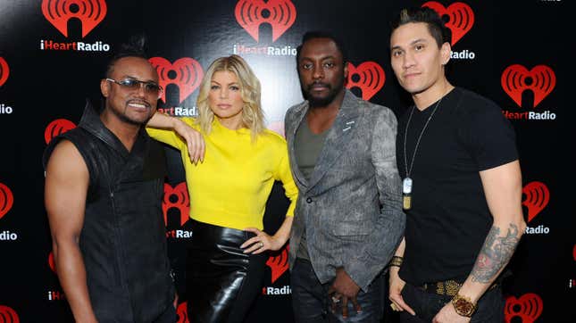 Die Black Eyed Peas klaeren den Fall gegen ein kackendes