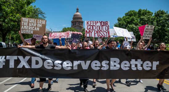 Ein weiterer Bezirk in Texas hat Reisen im Zusammenhang mit