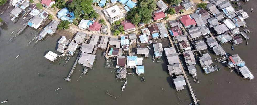 Indonesien „Rettet unser Dorf Indonesier wehren sich gegen Raeumung eines